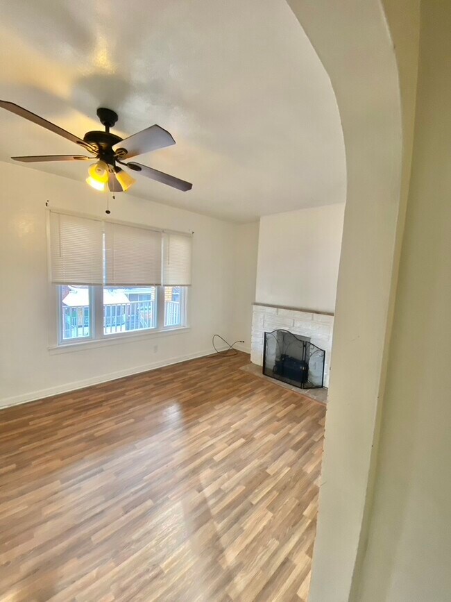 817 Anaheim St Unit 3, Pittsburgh, PA 15219 817 Anaheim St Pittsburgh