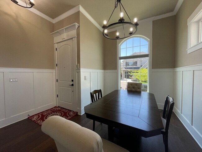 Building Photo - 4Bd/3Ba Bethany Home in Storybook Neighbor...