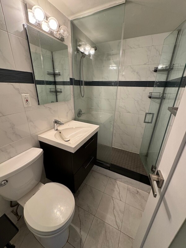 Foto del edificio - 6145 98th St