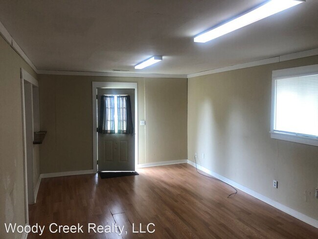 Building Photo - 1 br, 1 bath House - 801 1/2 Maple Street