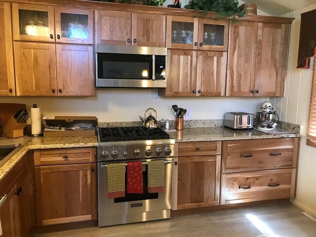 Foto del edificio - Single Level Furnished Country Club Home