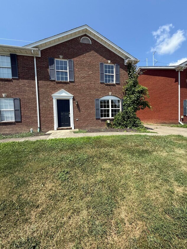 Foto principal - 205 Shamrock Ln