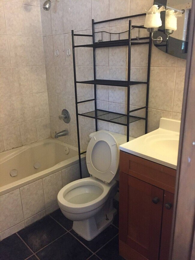 Building Photo - 205 Midianite Dr
