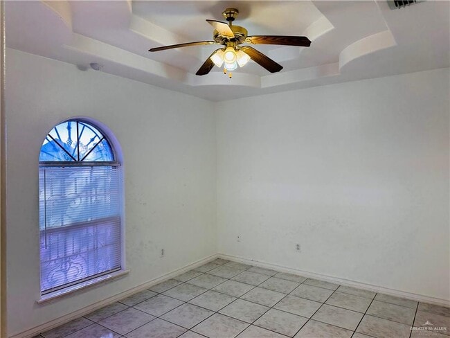 Building Photo - 19-31 1/2 W 31st 1/2 St