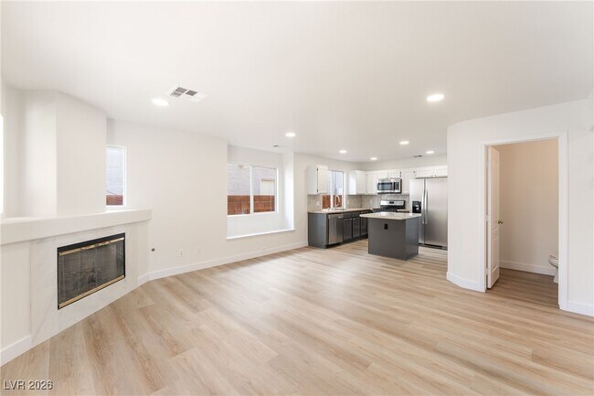 Building Photo - 1813 Navajo Lake Way