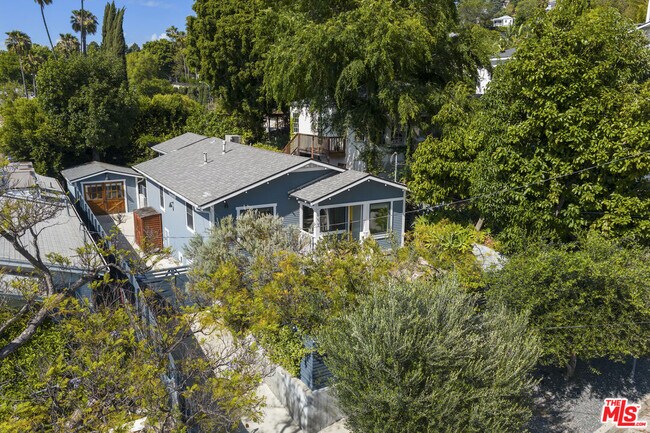 Foto del edificio - 4031 Camero Ave