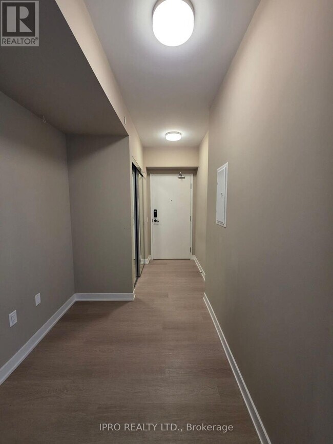 Photo du bâtiment - 3883-3883 Quartz Rd