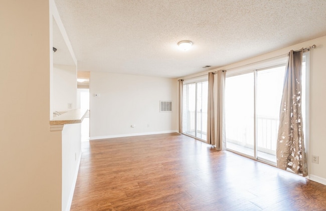 Building Photo - 1600 Arlyn Cir