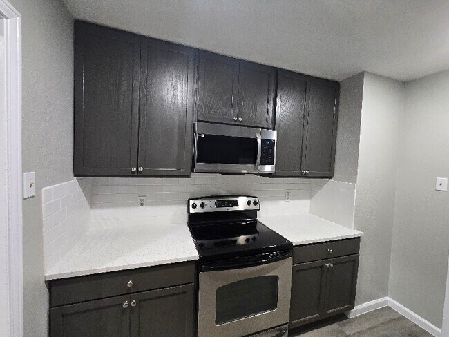 Foto del edificio - 918 Lindy Ct