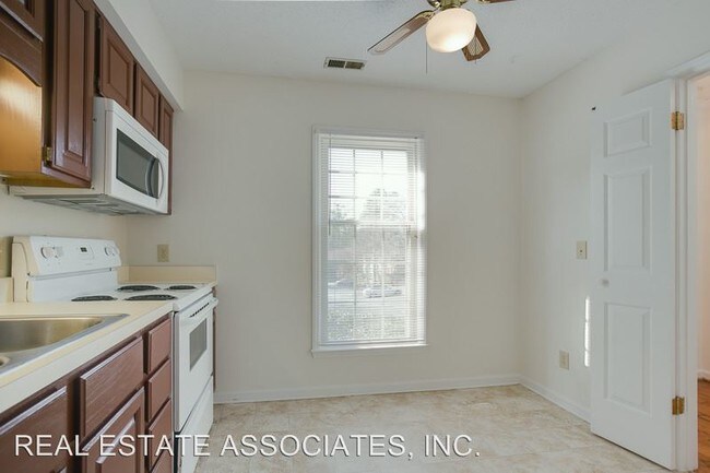 Building Photo - 2 br, 2.5 bath House - 3109 Coachman's Way