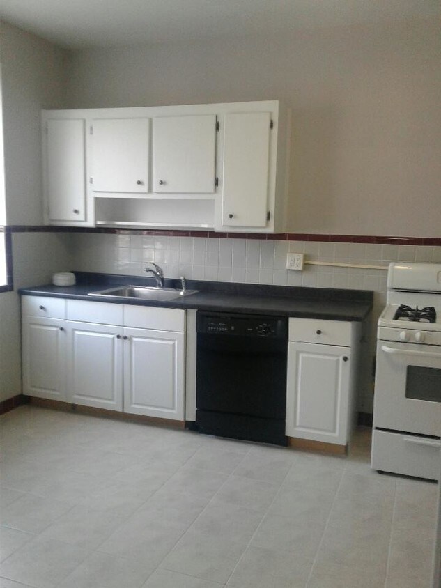 Kitchen - 51 King St