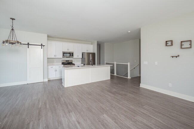 Building Photo - 3099 Mary Leigh Dr