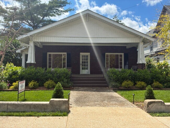 Foto del edificio - 3 Bed/1 Bath Historic Russellville Home