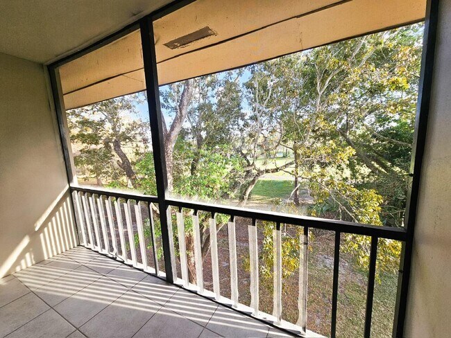 Foto del edificio - 8000 Fairview Dr