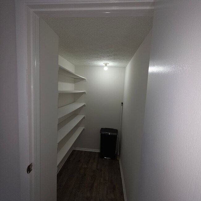 Foto del edificio - 1758 Springfield Ln