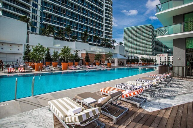 Foto del edificio - 1300 S Miami Ave