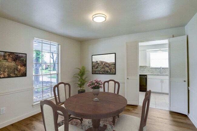 Building Photo - Move-in Ready Walnut Bend Home for Lease!