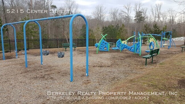 Building Photo - 5215 Center Street #411