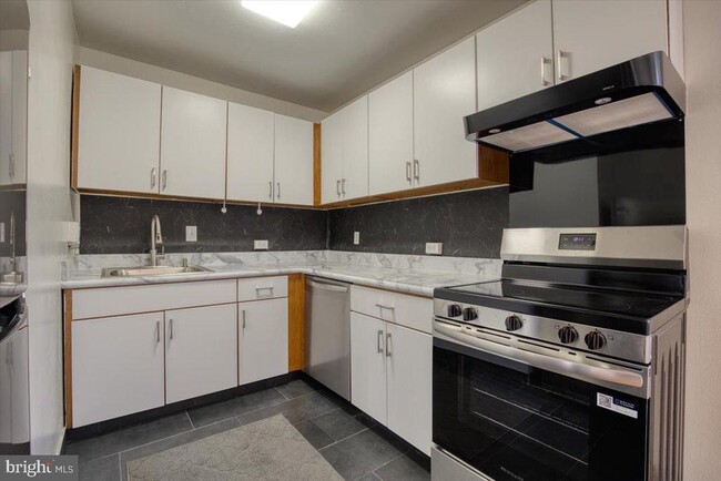 Foto del edificio - 1016 W Baltimore Pike