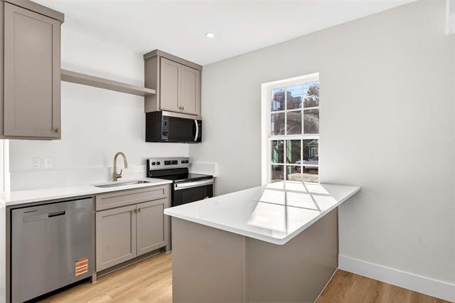 Building Photo - 439 W 9th St