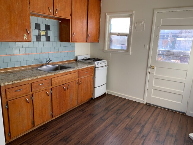 Building Photo - 375 S Hazel Ct