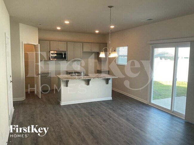 Foto del edificio - 7623 Wallace Farm Ln