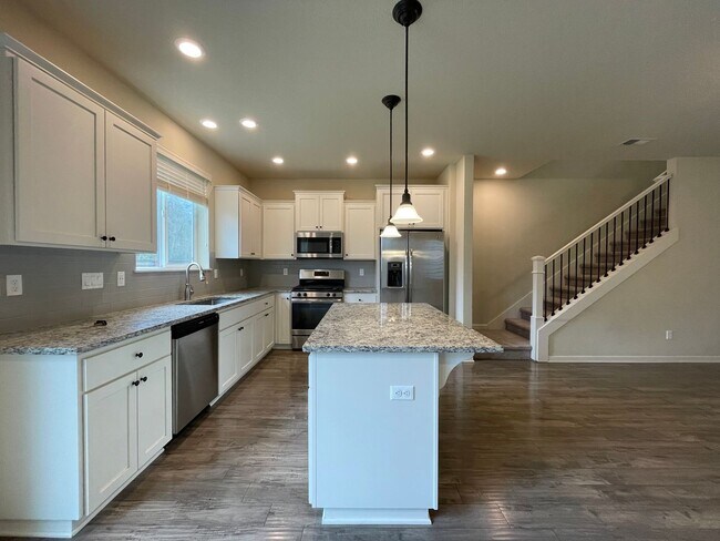 Foto del edificio - Newer North Plains House - 4 Bedrooms, 2.5 baths with Solar Energy Savings!