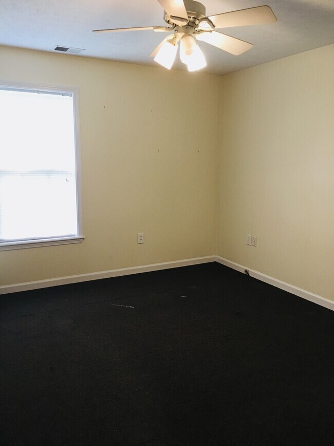 Foto del edificio - 5022 Lea Ann Way