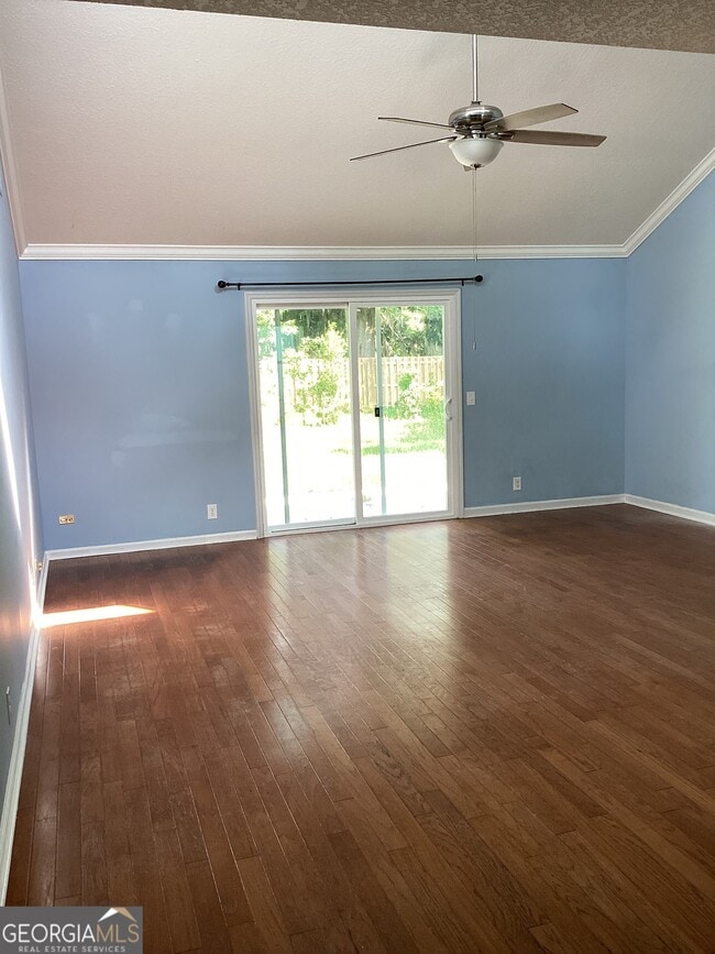Building Photo - 2902 Plantation Dr