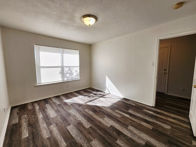 Foto del edificio - 5314 Hannah Dr