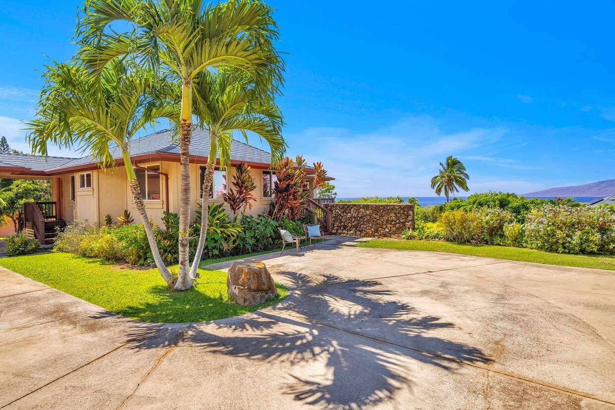 Primary Photo - Launiupoko Long-Term Rental – Panoramic Views & Central A/C