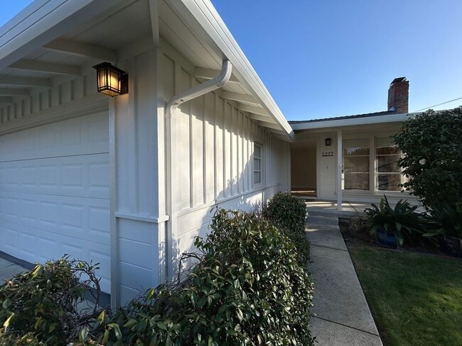 Foto del edificio - Rare Lindell Drive Single-Family Home in Prime Walnut Creek Location!