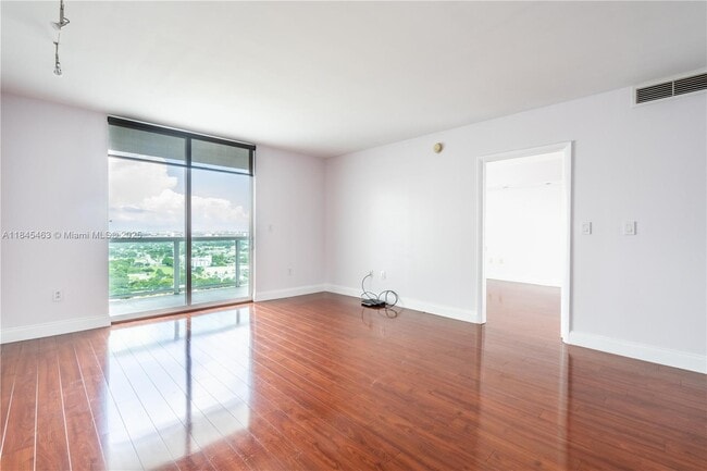 Building Photo - 1800 N Bayshore Dr
