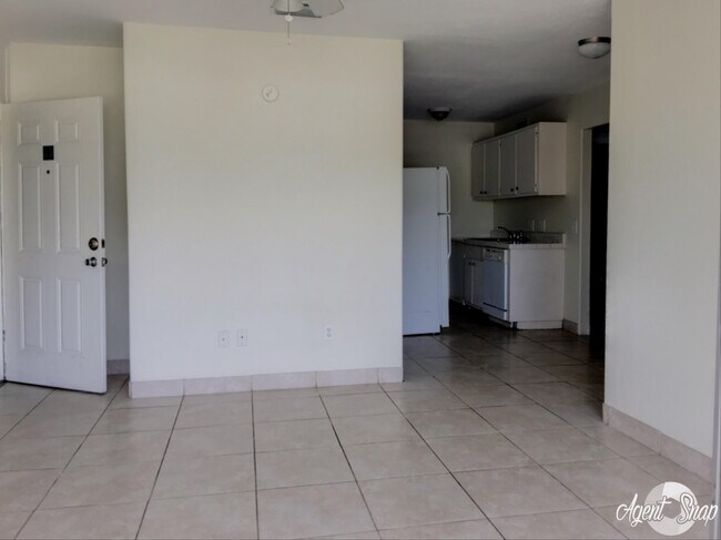 Foto del edificio - 1852 Golf View Ave