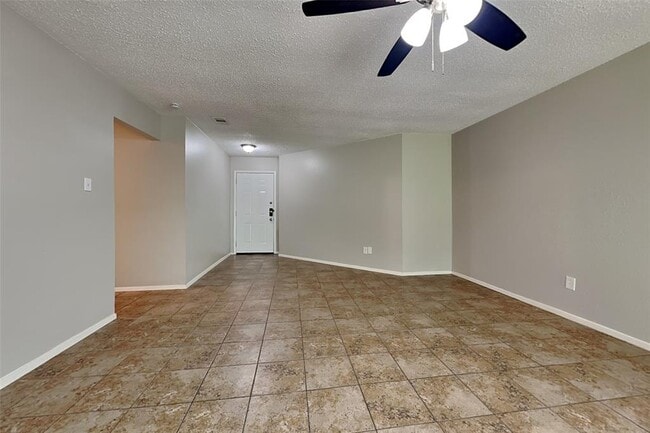 Foto del edificio - 18538 Spinney Ln