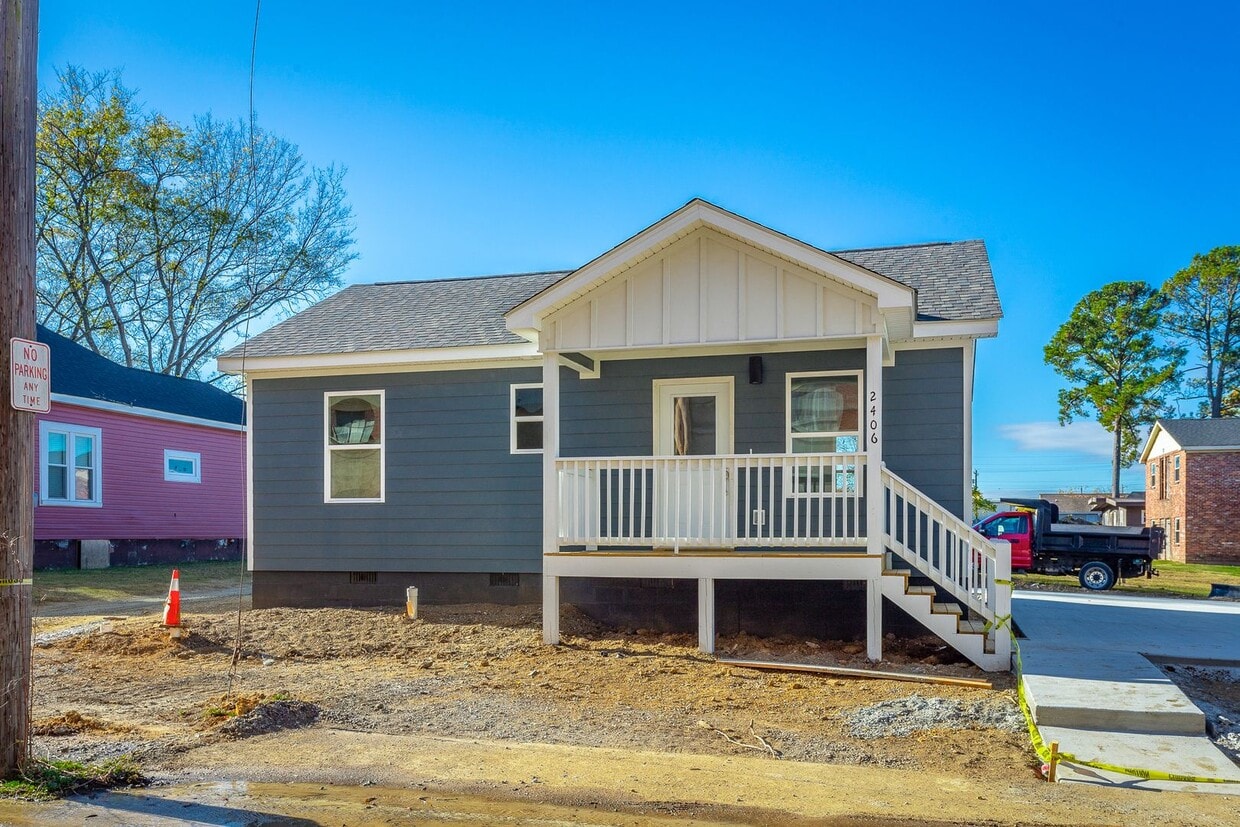Foto principal - Brand New 2 Bedroom Home