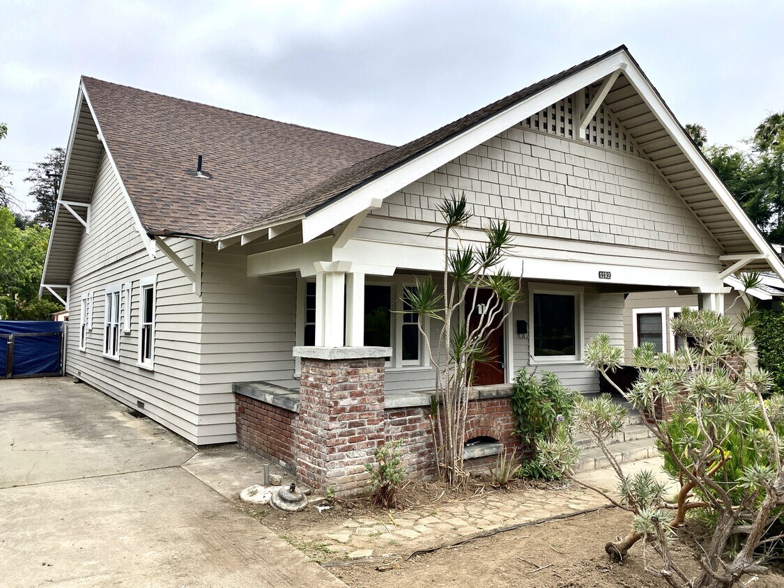 Primary Photo - 1132 Stratford Ave