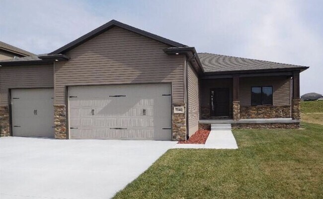 Building Photo - Luxury Rental in Premier South Lincoln Nei...
