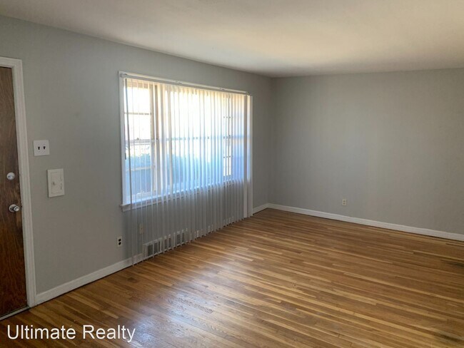 Building Photo - 3 br, 1 bath House - 9353 Hathaway Dr.