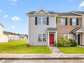 Building Photo - 210 Bridgewood Dr