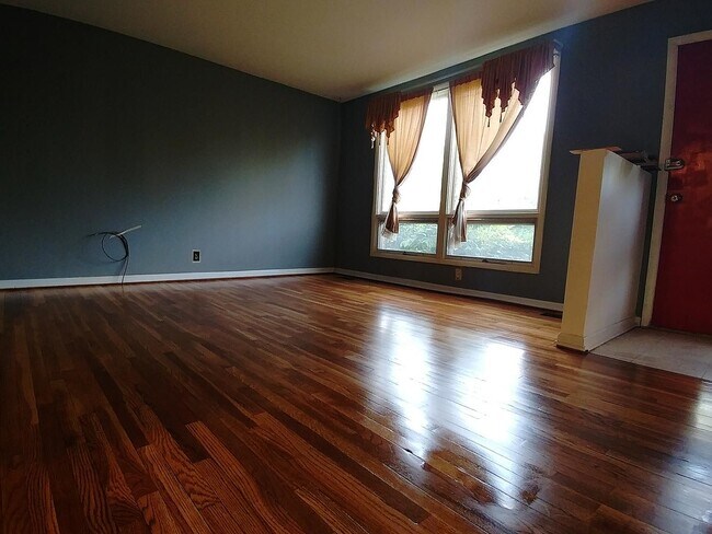 Building Photo - 4025 Buena Vista Pike
