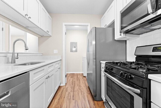 Foto del edificio - 705 Woodhollow Dr