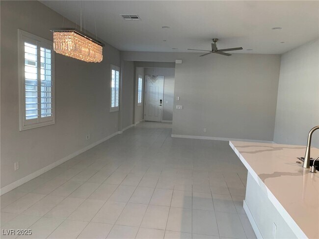 Building Photo - 819 Silverton Spgs St