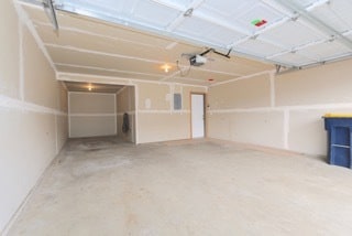 Foto del edificio - 17540 Gillette Way