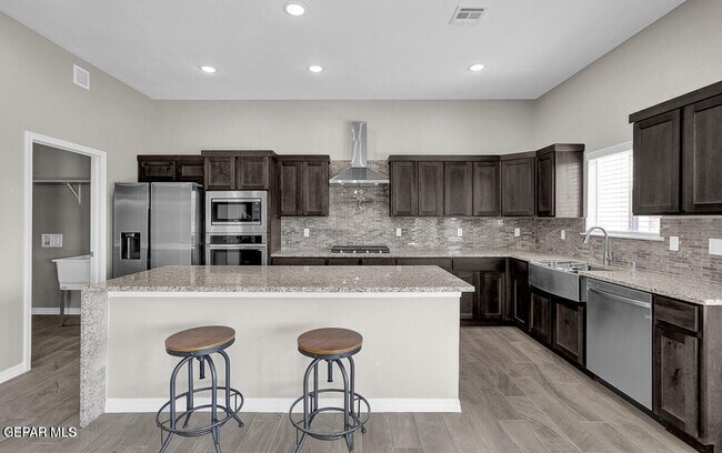 Foto del edificio - 905 Gulf Streams Ave