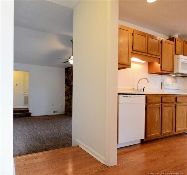 Building Photo - 7128 Dayspring Dr