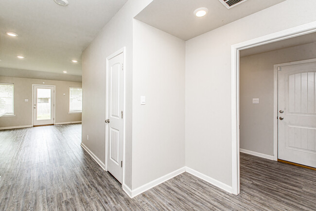 Laundry Room to Hallway - 48465 Red Fox Dr