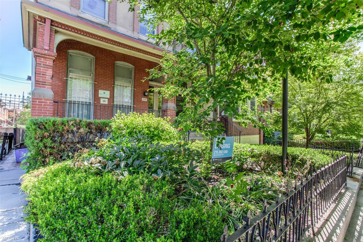 Primary Photo - 4208 Walnut St