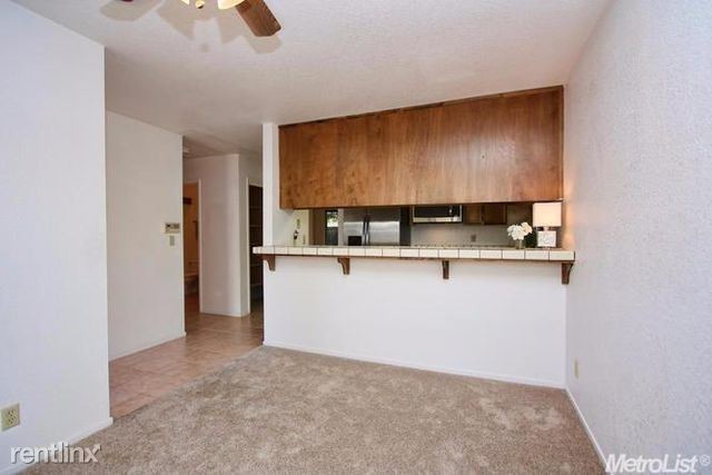 Foto del edificio - 2 br, 2 bath  - 3701 Sun Shadows Ln