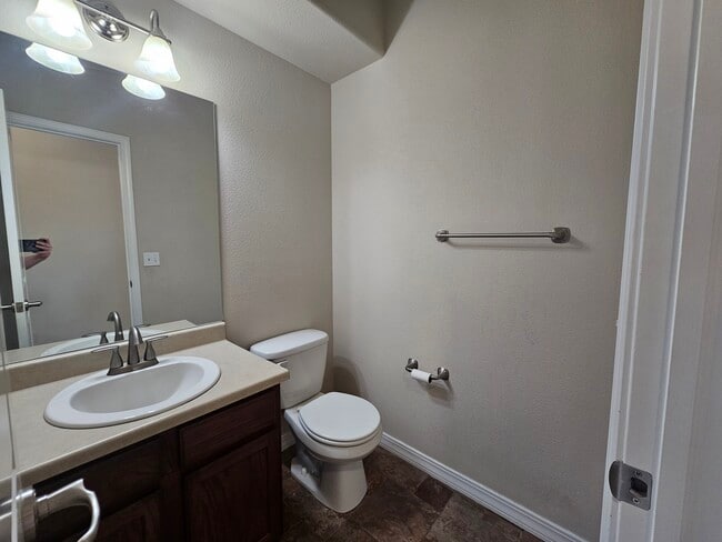 Building Photo - 2063 Velliquette Ln